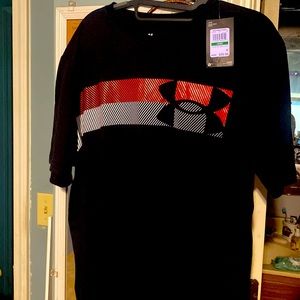 NWT MENS UNDER ARMOUR T-SHIRT